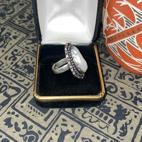 Biwa Pearl Ring - Picture 5 of 9